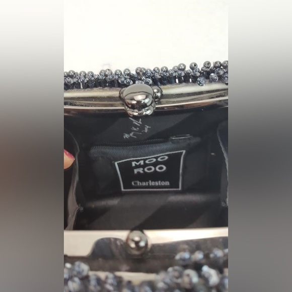 Vintage RARE Moo Roo feathered small hand bag signed by designer! - Picture 2 of 5